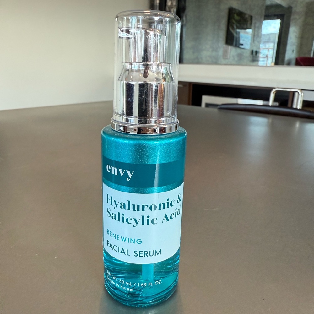 Envy Hyaluronic & Salicylic Acid Facial Serum - Teal